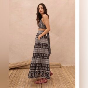 Black and White A-Line Maxi Skirt Set for Resort Wear